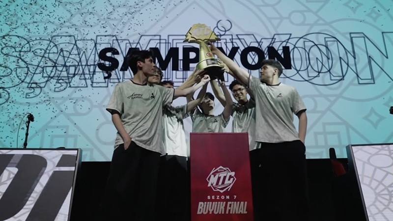 Cetak Three-Peat! Aurora Gaming Juara MTC Season 7 dan Amankan Tiket MSC 2026